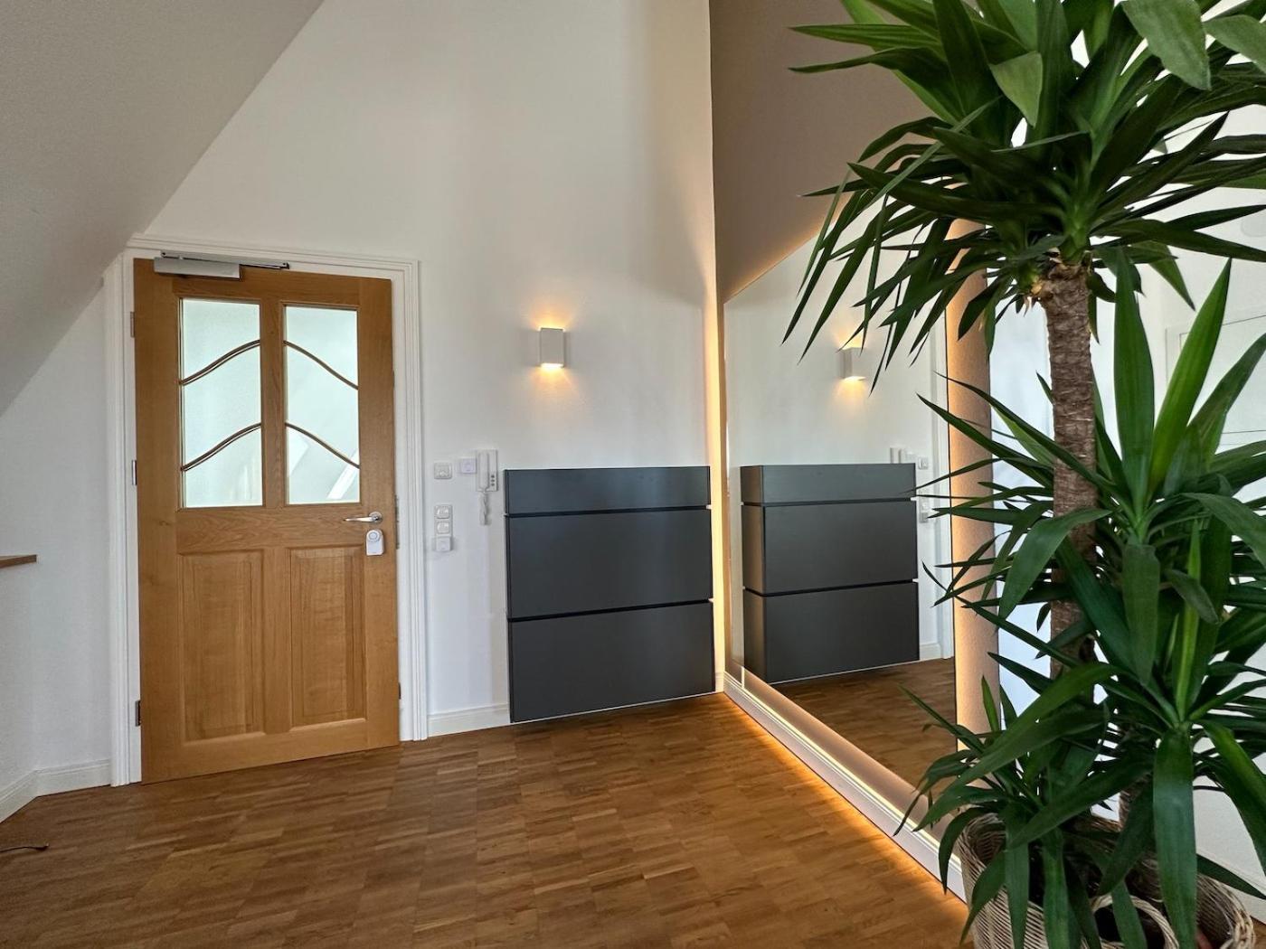 Apartamento Truly - Viel Platz Fuer Business & Familie - Modern, Garage, Fahrstuhl Augsburgo Exterior foto