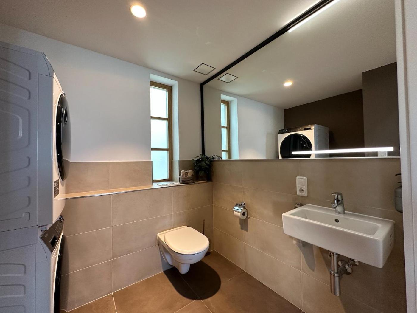 Apartamento Truly - Viel Platz Fuer Business & Familie - Modern, Garage, Fahrstuhl Augsburgo Exterior foto